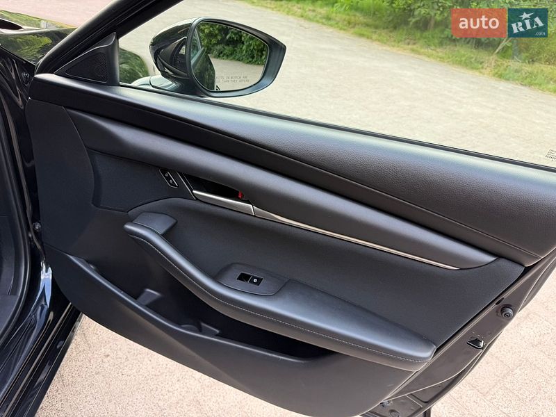 Седан Mazda 3 2019 в Ровно