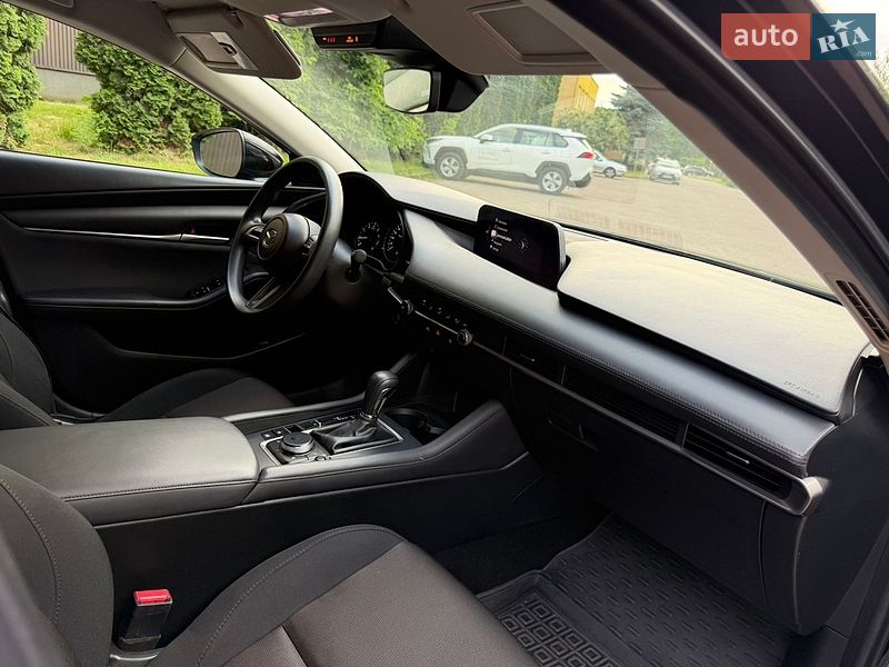 Седан Mazda 3 2019 в Ровно