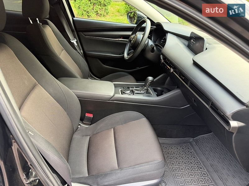 Седан Mazda 3 2019 в Ровно