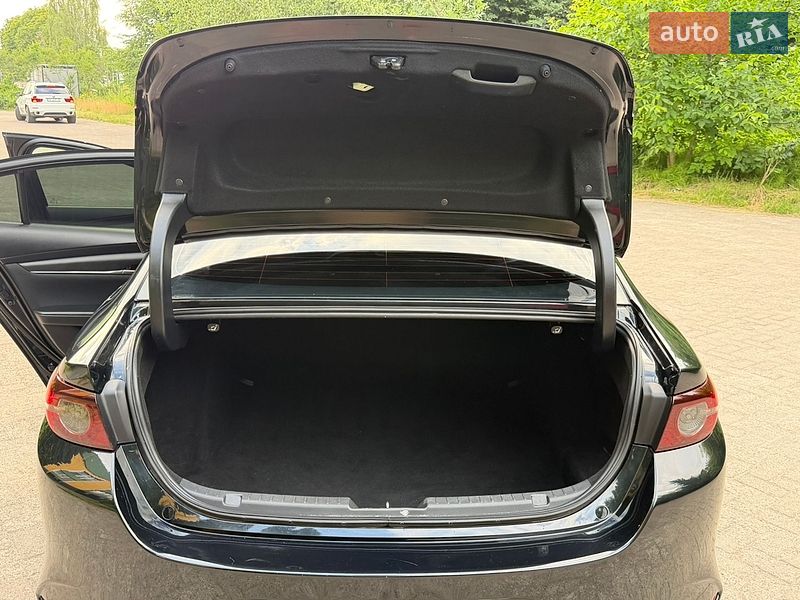 Седан Mazda 3 2019 в Ровно