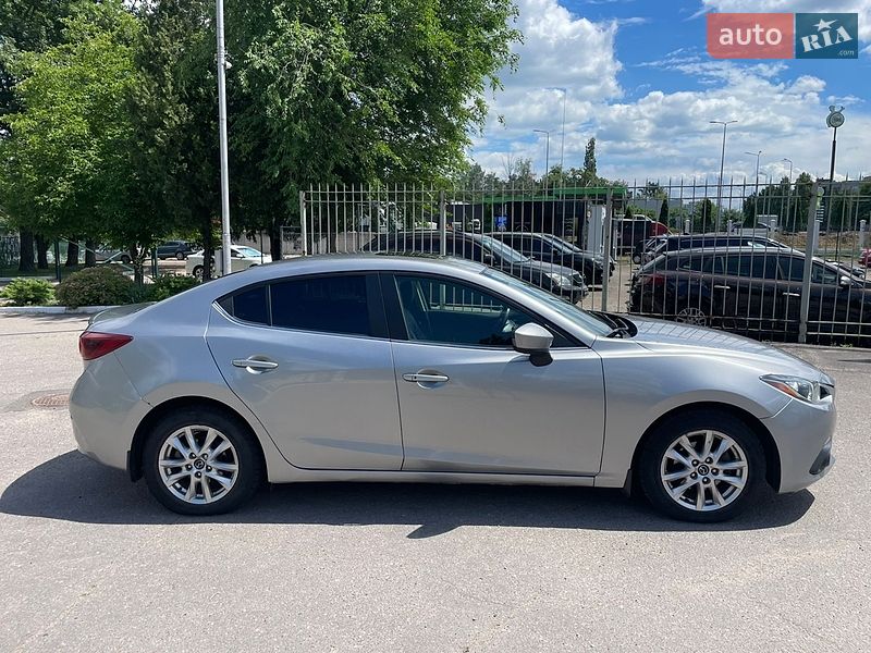 Хетчбек Mazda 3 2015 в Кременчуці