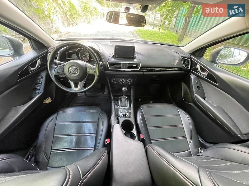 Хетчбек Mazda 3 2015 в Кременчуці