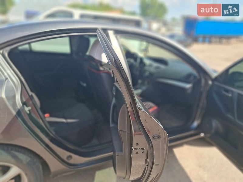Седан Mazda 3 2010 в Кропивницькому