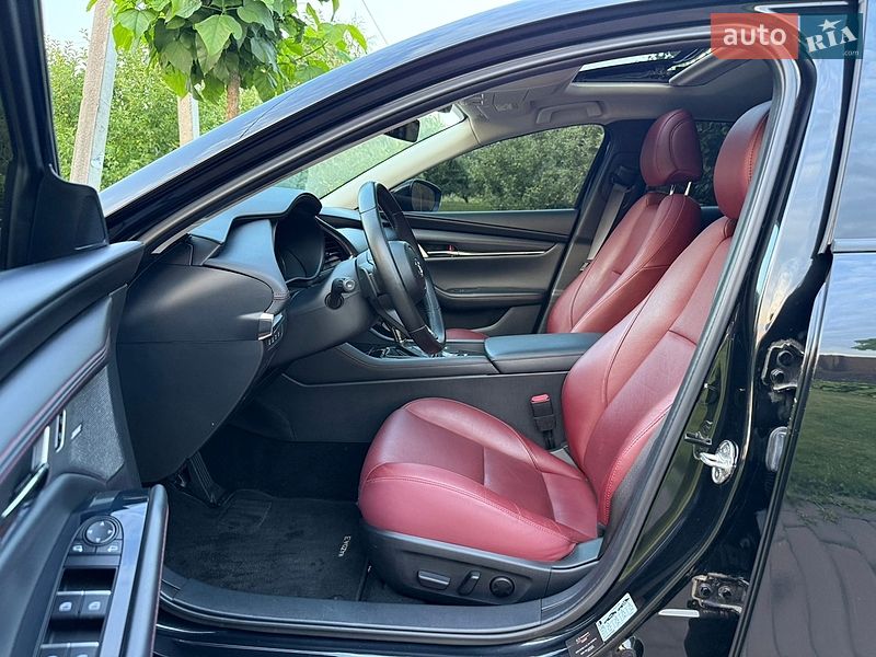 Седан Mazda 3 2023 в Черкассах