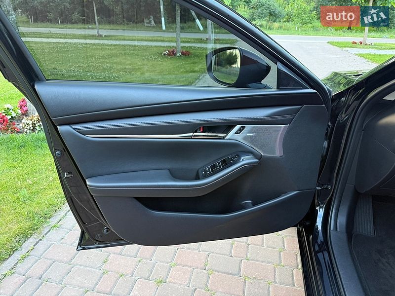Седан Mazda 3 2023 в Черкассах