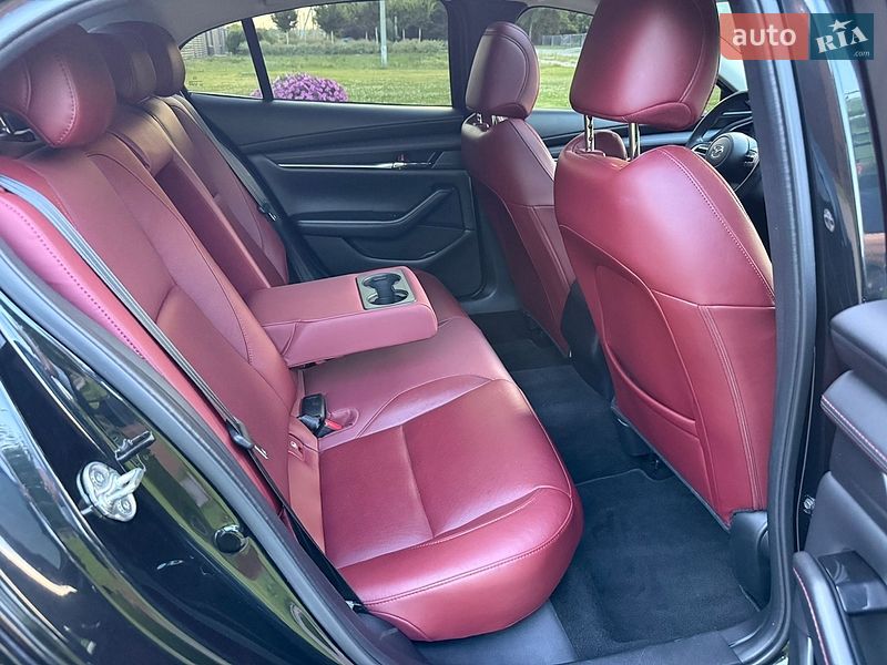 Седан Mazda 3 2023 в Черкассах
