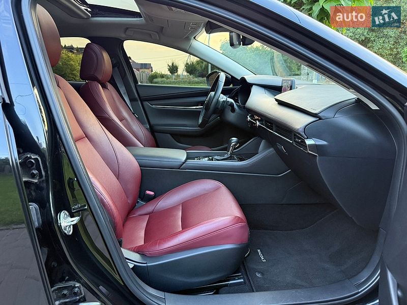 Седан Mazda 3 2023 в Черкассах
