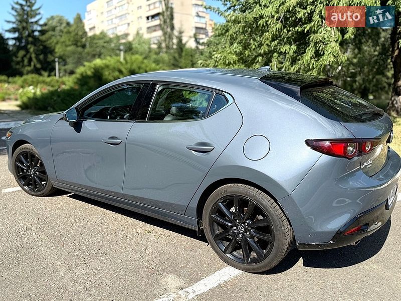 Хэтчбек Mazda 3 2021 в Киеве