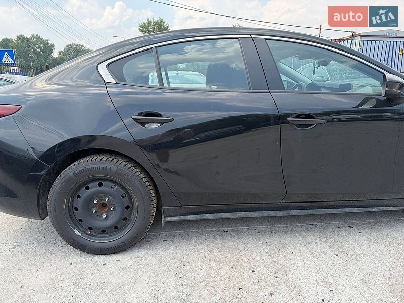 Седан Mazda 3 2025 в Киеве