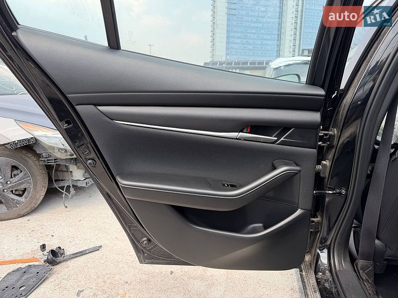Седан Mazda 3 2025 в Киеве