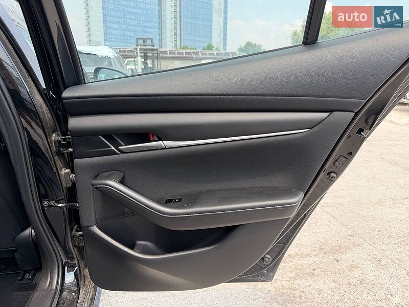 Седан Mazda 3 2025 в Киеве