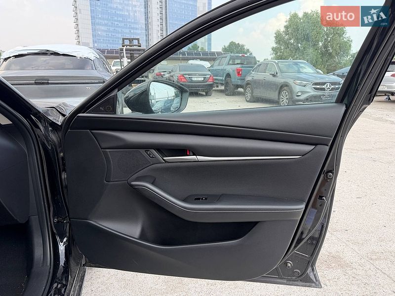 Седан Mazda 3 2025 в Киеве