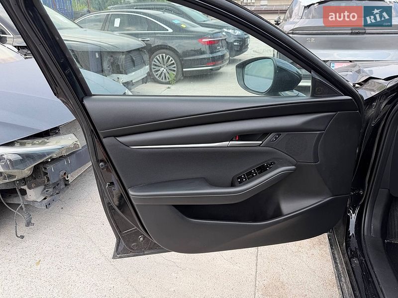 Седан Mazda 3 2025 в Киеве