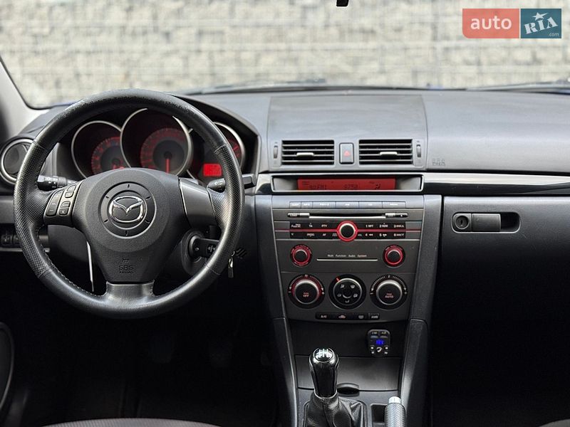 Хэтчбек Mazda 3 2006 в Луцке
