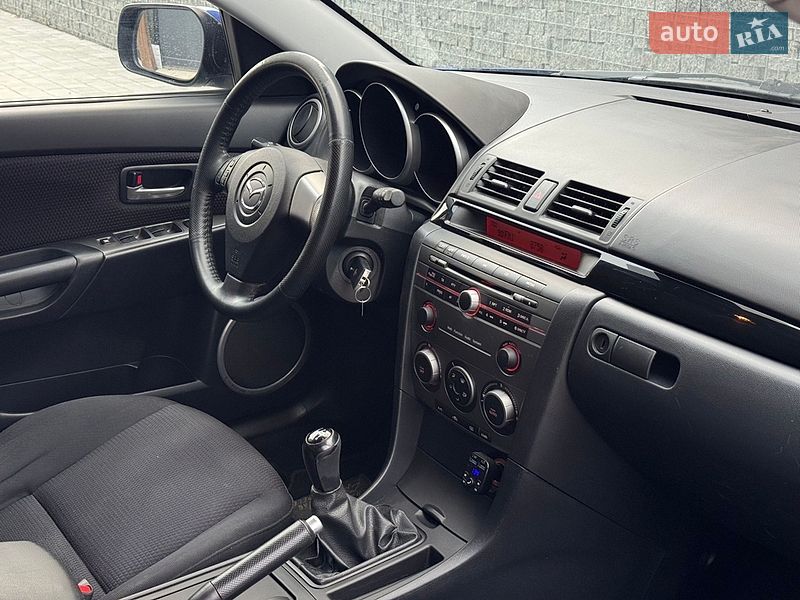 Хэтчбек Mazda 3 2006 в Луцке