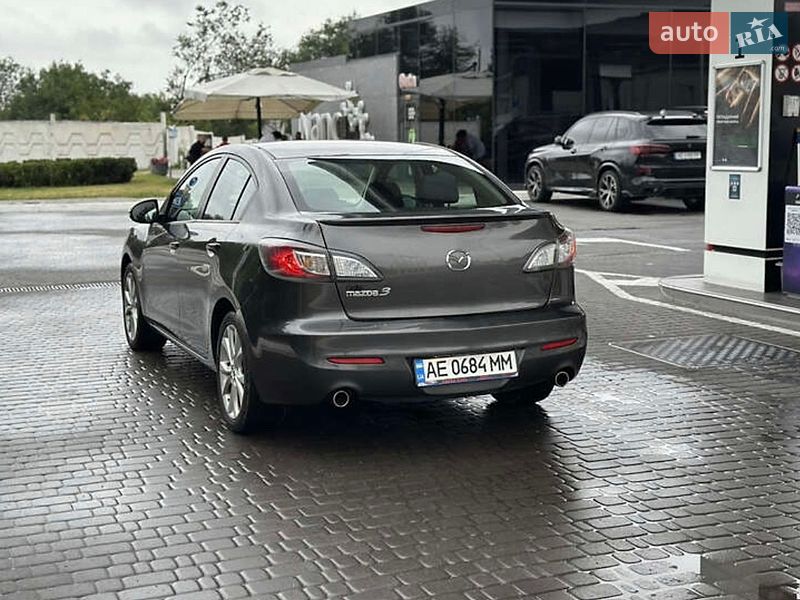 Седан Mazda 3 2009 в Днепре