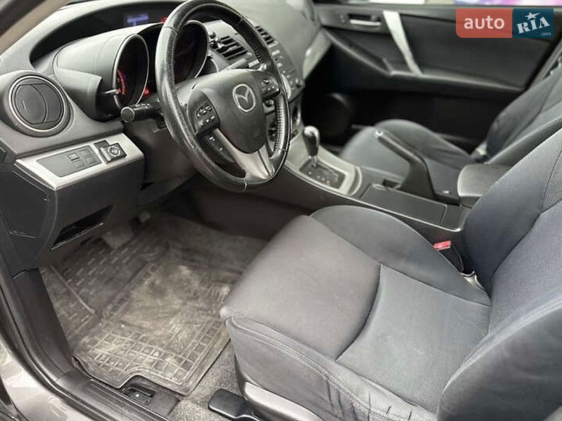 Седан Mazda 3 2009 в Днепре