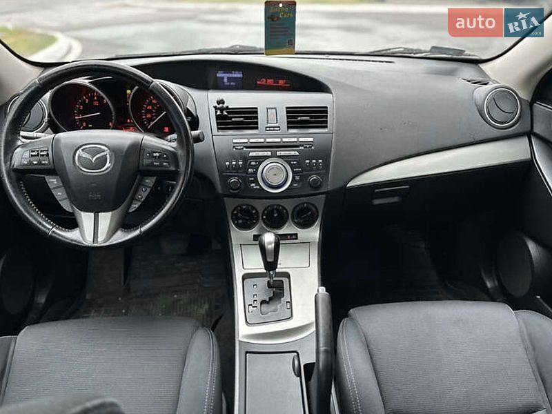 Седан Mazda 3 2009 в Днепре