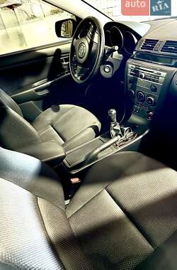 Седан Mazda 3 2006 в Сумах
