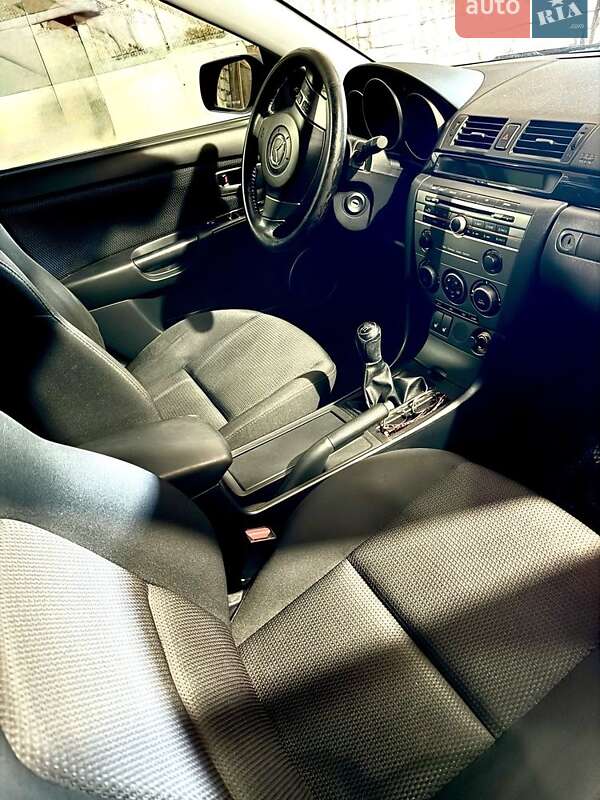 Седан Mazda 3 2006 в Сумах
