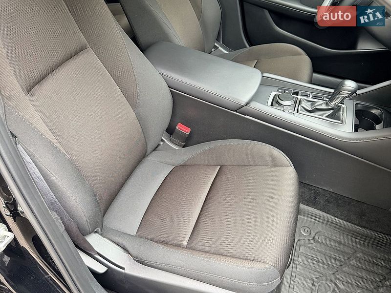 Седан Mazda 3 2023 в Киеве