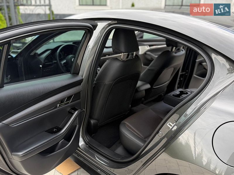 Седан Mazda 3 2025 в Киеве