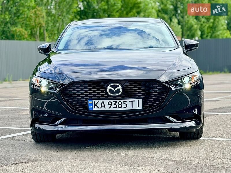Седан Mazda 3 2023 в Киеве