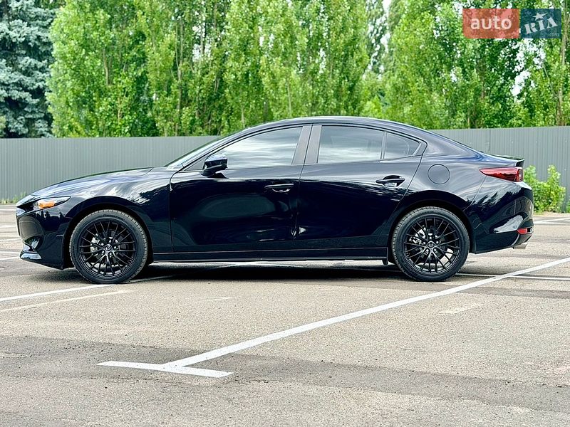 Седан Mazda 3 2023 в Киеве
