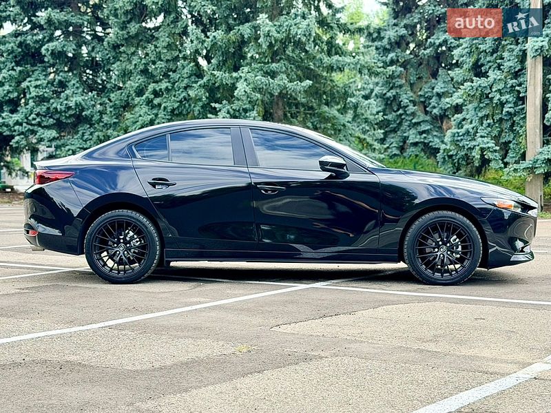 Седан Mazda 3 2023 в Киеве