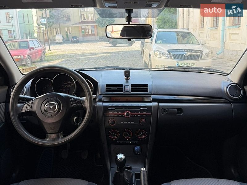 Седан Mazda 3 2004 в Каменец-Подольском