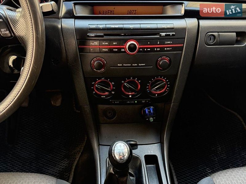 Седан Mazda 3 2004 в Каменец-Подольском