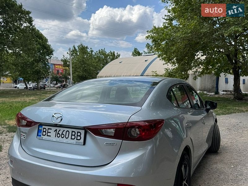 Седан Mazda 3 2016 в Николаеве
