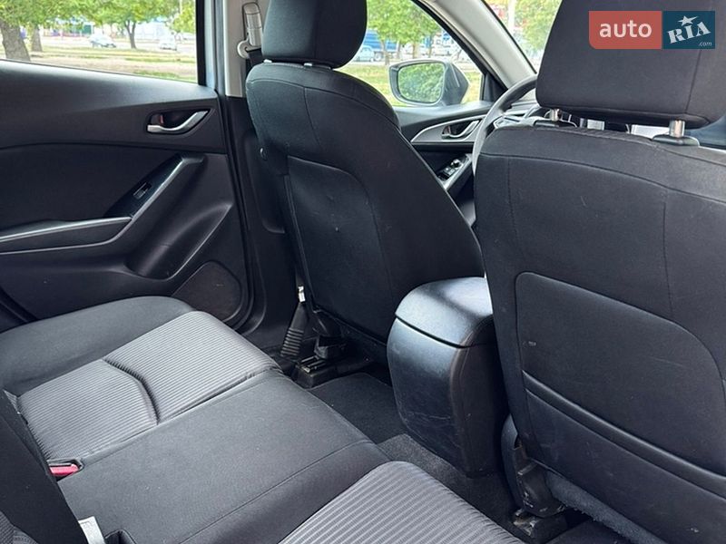 Седан Mazda 3 2016 в Николаеве