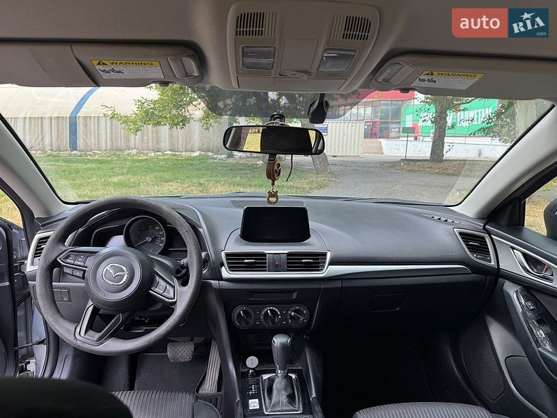 Седан Mazda 3 2016 в Николаеве