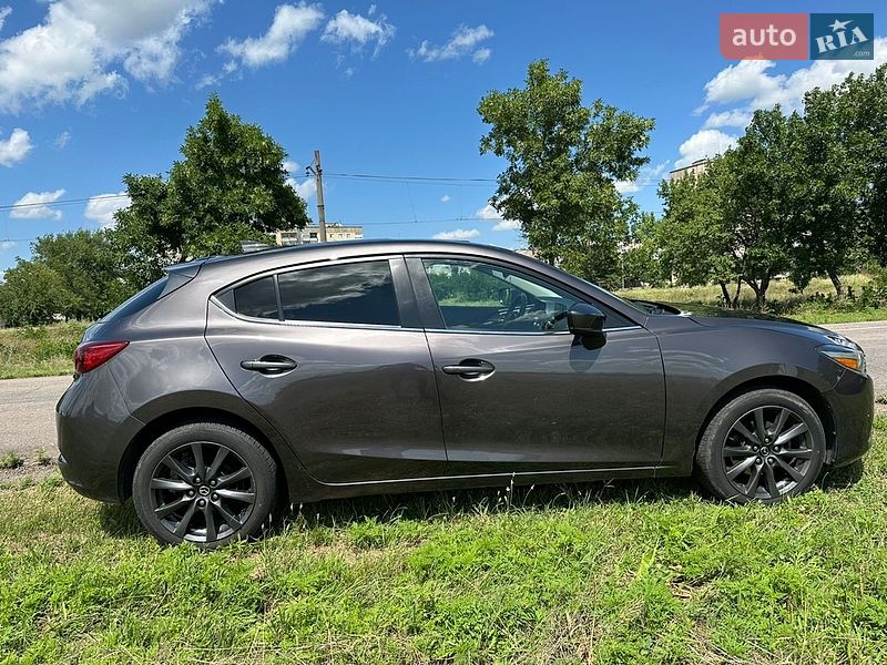 Хэтчбек Mazda 3 2018 в Кривом Роге