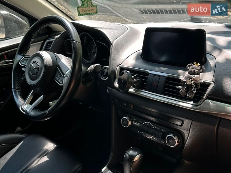 Хэтчбек Mazda 3 2018 в Кривом Роге