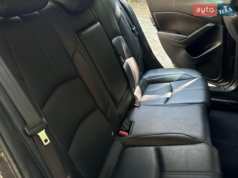 Хэтчбек Mazda 3 2018 в Кривом Роге
