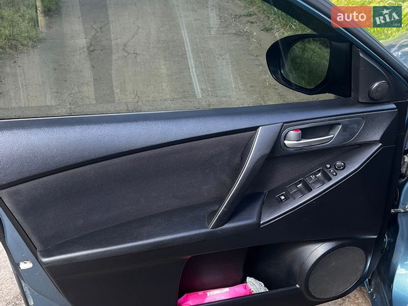 Хэтчбек Mazda 3 2009 в Веселинове