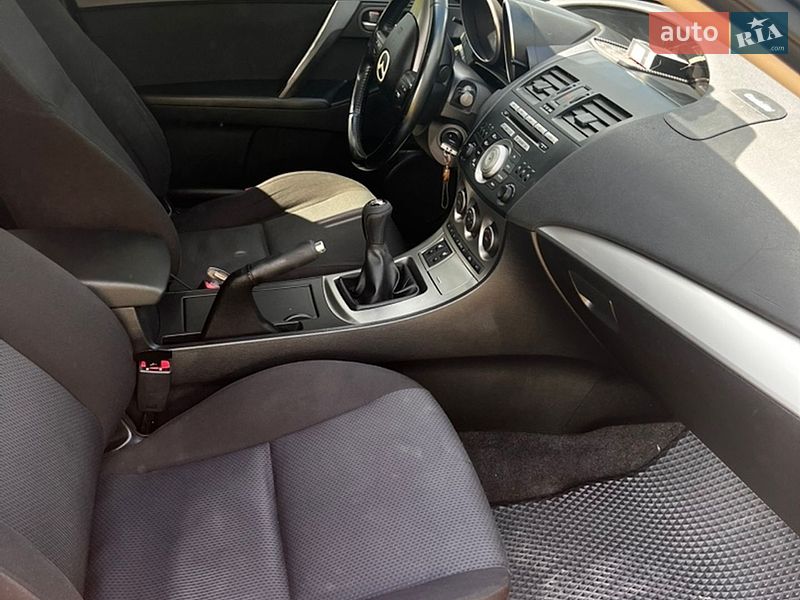 Хэтчбек Mazda 3 2009 в Веселинове