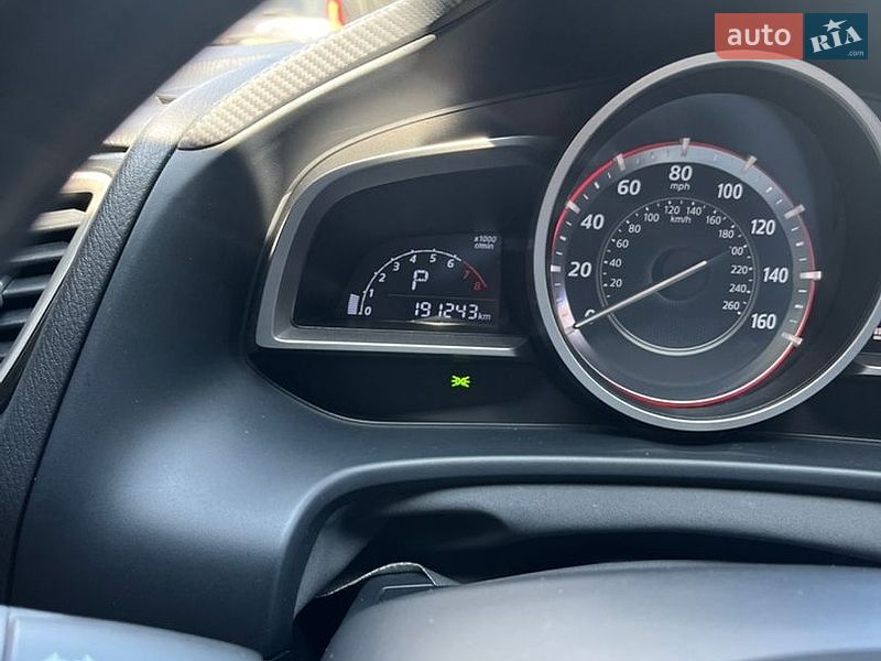 Седан Mazda 3 2016 в Ивано-Франковске