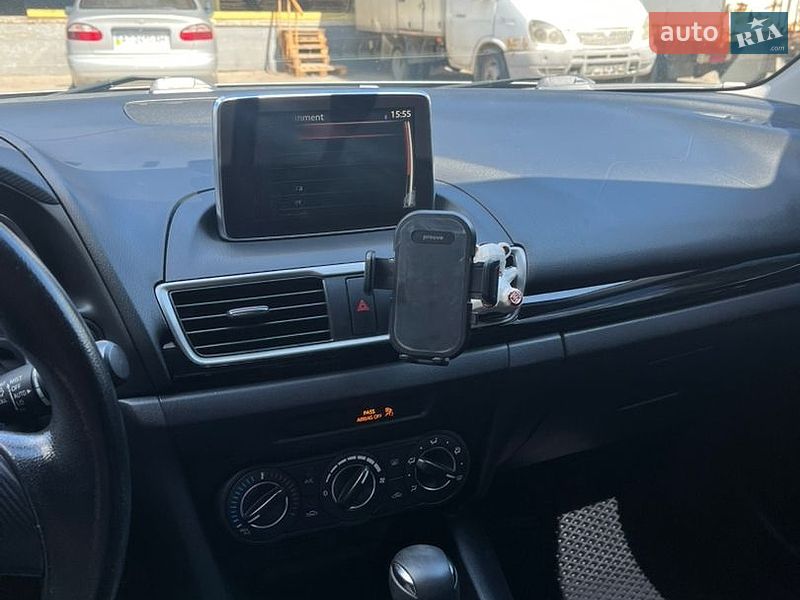 Седан Mazda 3 2016 в Ивано-Франковске