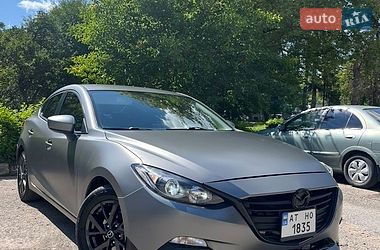 Седан Mazda 3 2016 в Ивано-Франковске