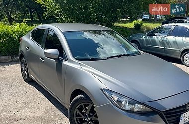 Седан Mazda 3 2016 в Ивано-Франковске