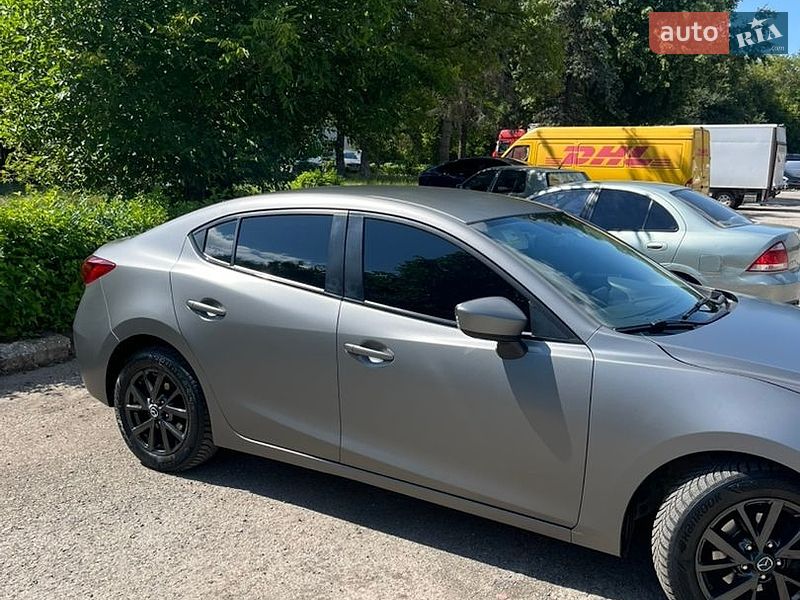 Седан Mazda 3 2016 в Ивано-Франковске