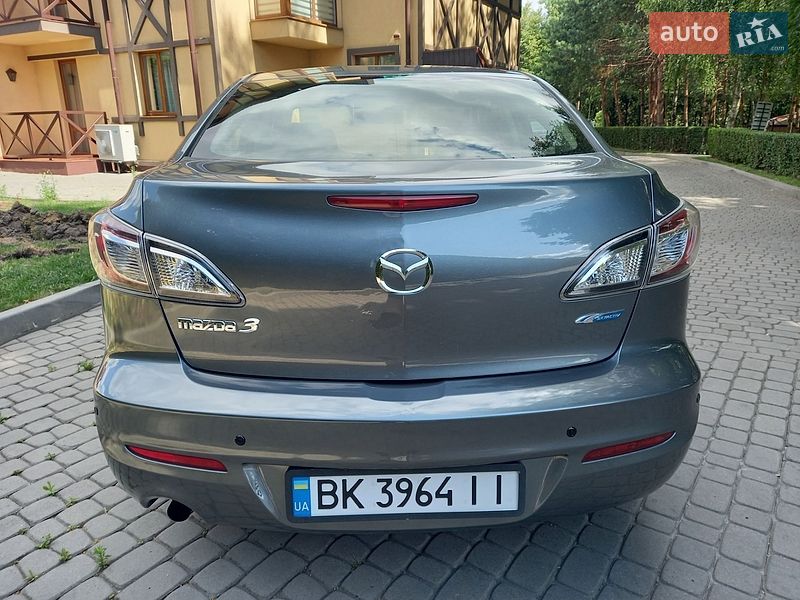 Седан Mazda 3 2012 в Луцьку
