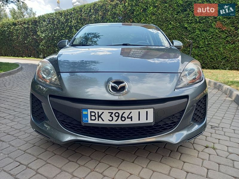 Седан Mazda 3 2012 в Луцьку