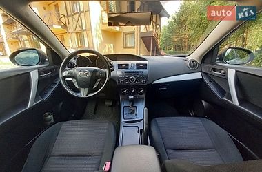 Седан Mazda 3 2012 в Луцьку