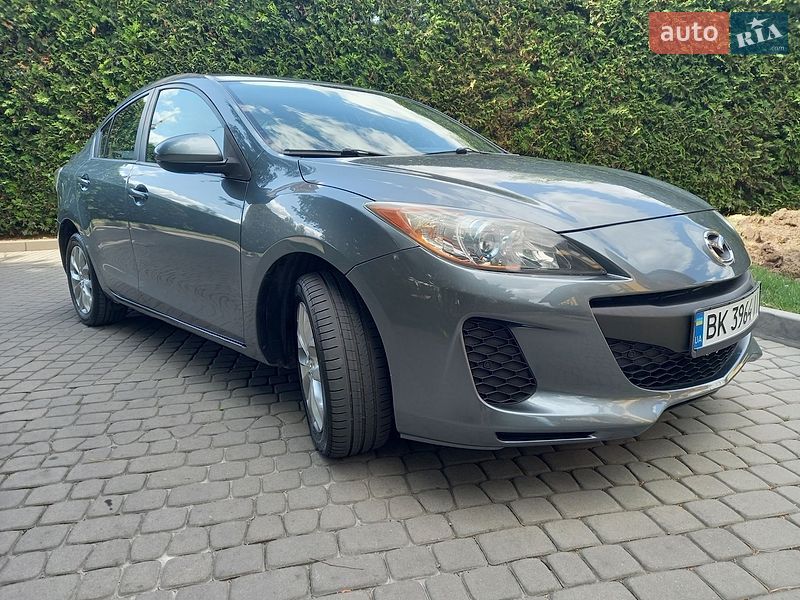 Седан Mazda 3 2012 в Луцьку