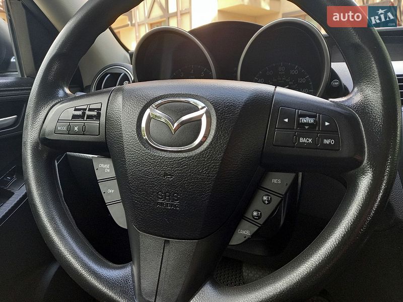 Седан Mazda 3 2012 в Луцьку