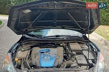 Седан Mazda 3 2012 в Луцьку